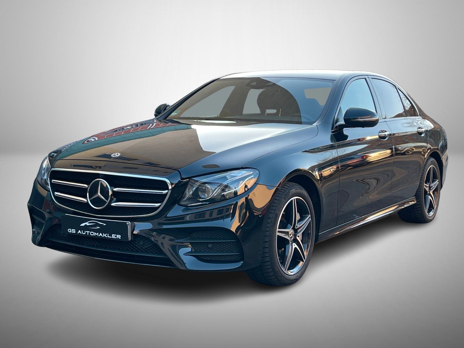 MERCEDES-BENZ E 350 e Limousine AMG Night Paket Burmester