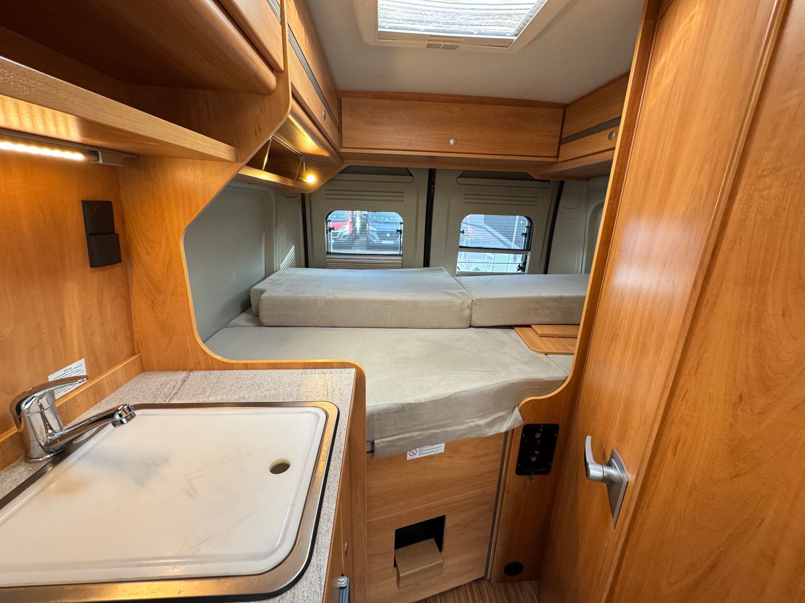 Fahrzeugabbildung Pössl ROADCAMP 540 SOLAR TV KAMERA MARKISE BETTUMBAU