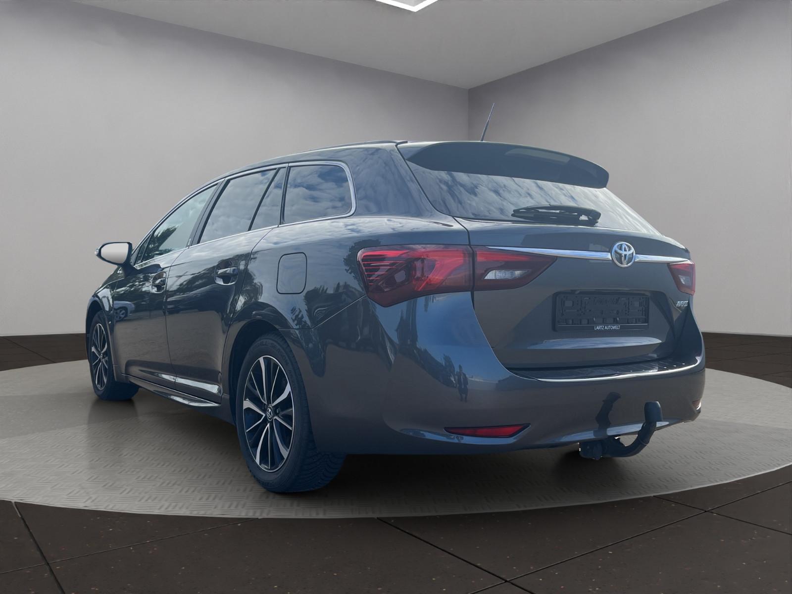 Toyota Avensis Touring Sports Team D/Autom/LED/RFK/Lane