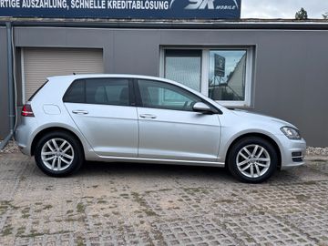 Volkswagen Golf - 6