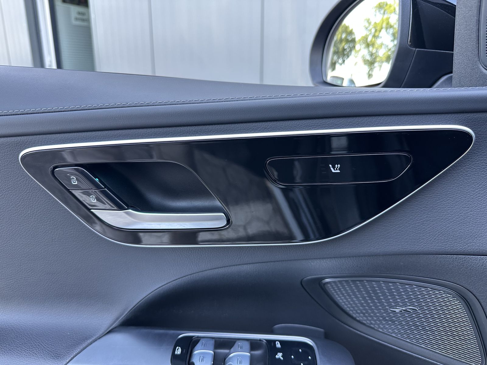Fahrzeugabbildung Mercedes-Benz C 220d T AMG -Line NAV+LED+ACC+AHK+KAMERA+19ZOLL