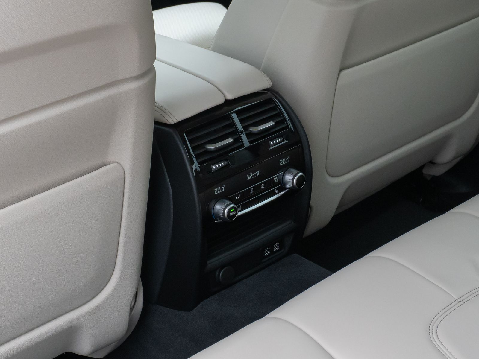 Fahrzeugabbildung BMW 530i Luxury Line Kamera Laser HUD DAB H/K SoftCL