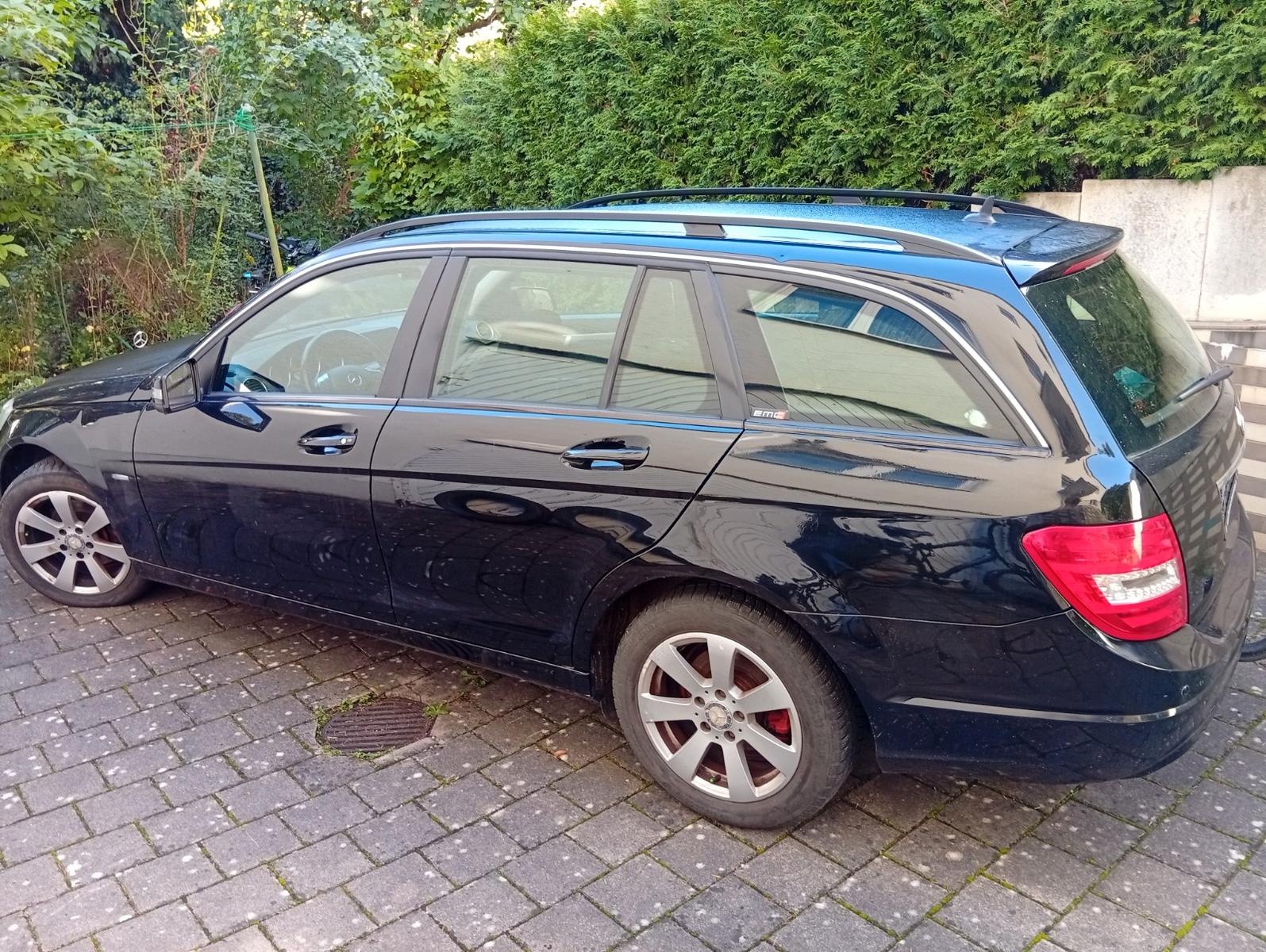 Mercedes-Benz C200 2011 — rear view