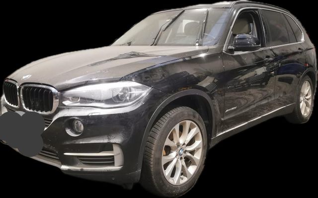 BMW X5 xDrive30d Wasserschaden Motor Start