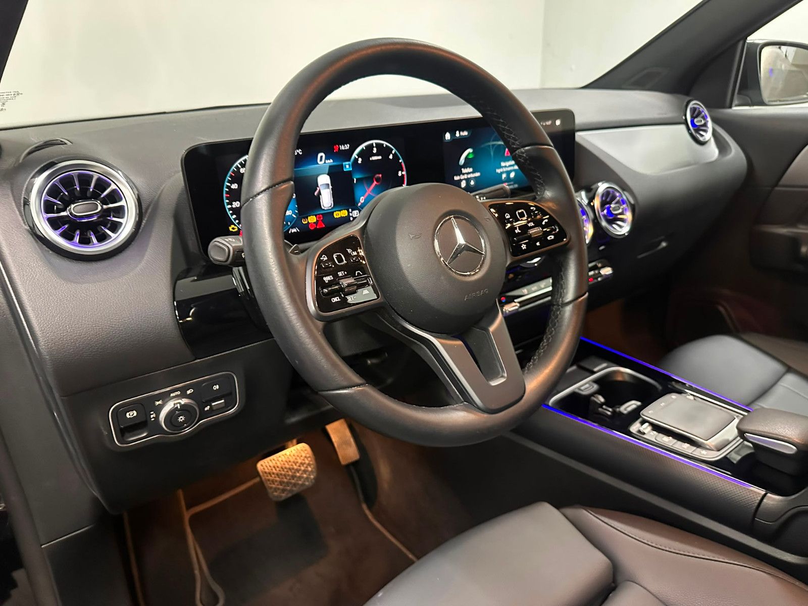 Fahrzeugabbildung Mercedes-Benz GLA 180 d DCT *STYLE*DISTRO*KEYLESS*KAMERA*LED*