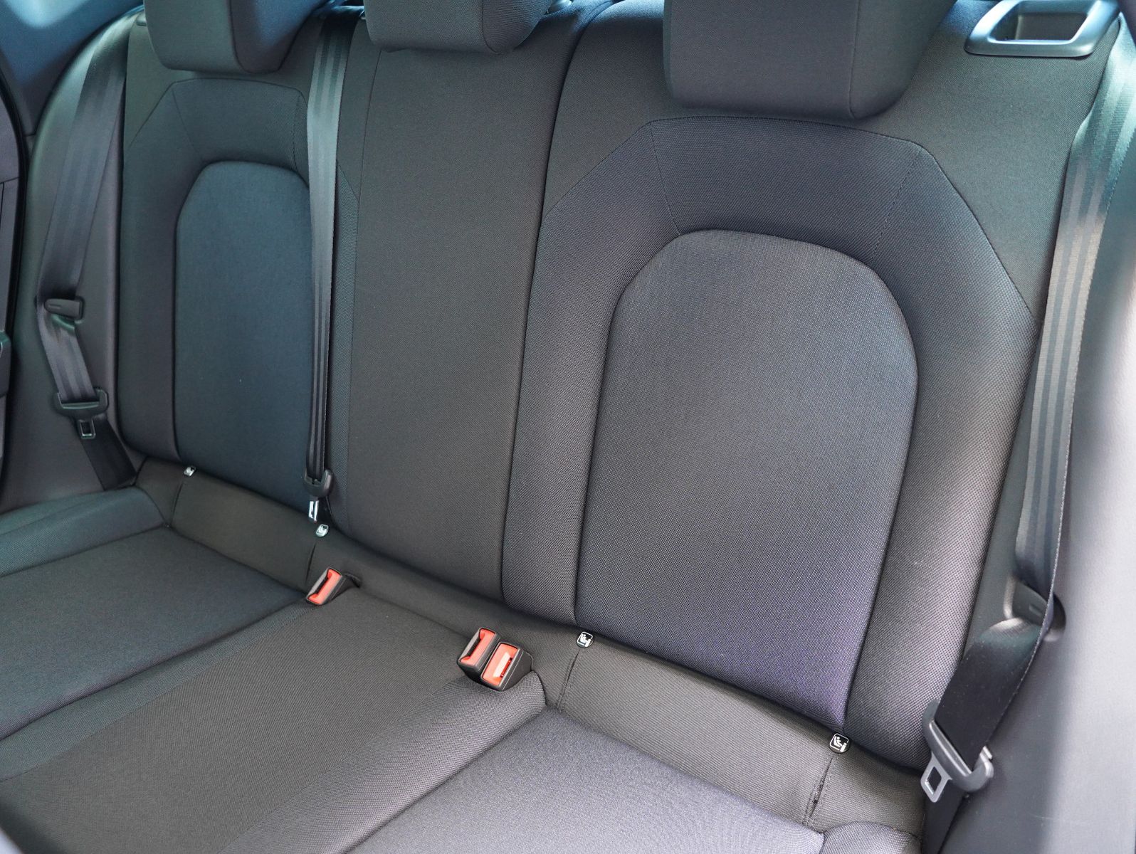 Fahrzeugabbildung SEAT Arona 1.0 TSI FR LED/ACC/KAMERA/VIRTUAL/18"