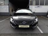 Volvo V60 Kombi 2.0 D4 Summum 1.HD*VOLLAUSSTATTUNG* - gebrauchte Volvo V60 aus dem Jahr 2017