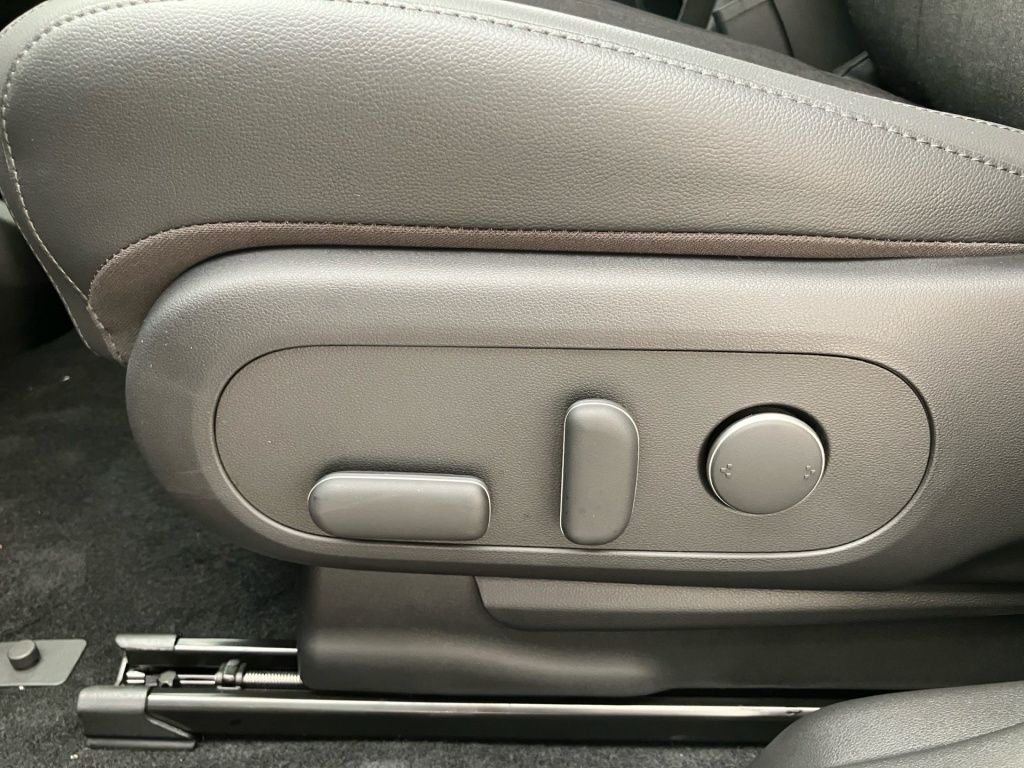 Fahrzeugabbildung Hyundai IONIQ 5 2WD 84kWh Centriq 2xKlima AUT KlimaA SHZ