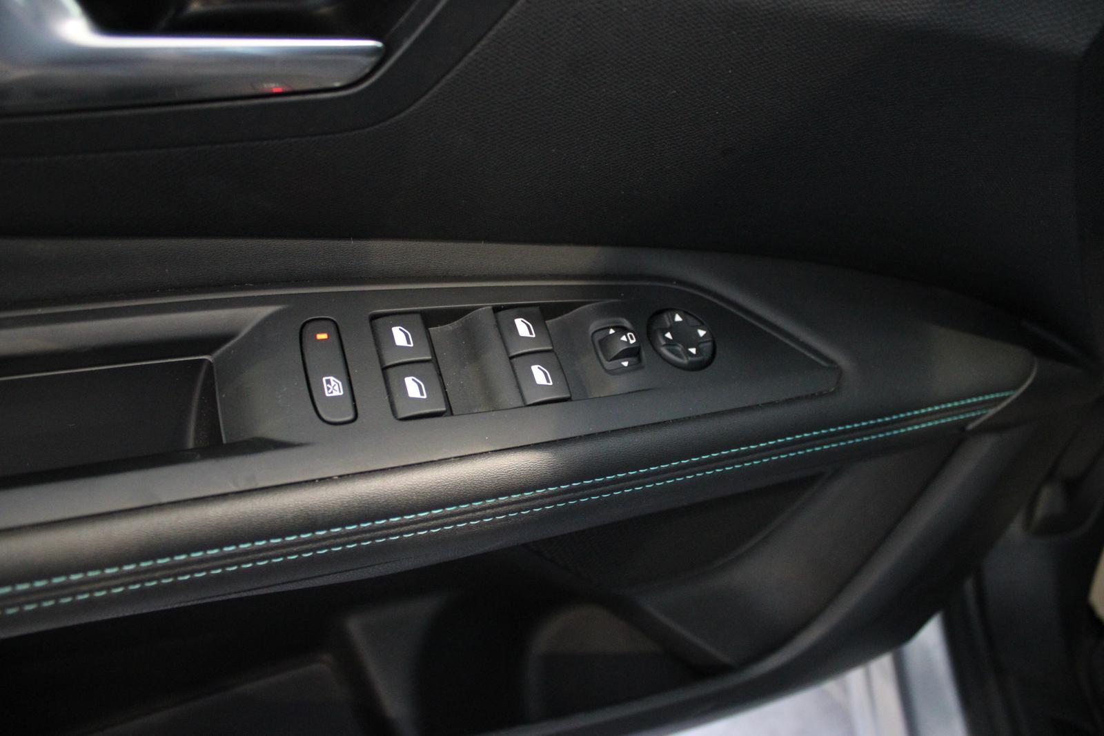 Peugeot 3008 136 MHEV Allure Pack, eDCS6, NAVI,KAMERA