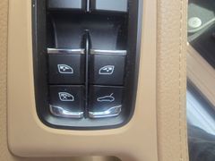 Fahrzeugabbildung Macan El. Panodach Navi Leder Soundsystem LED Dy