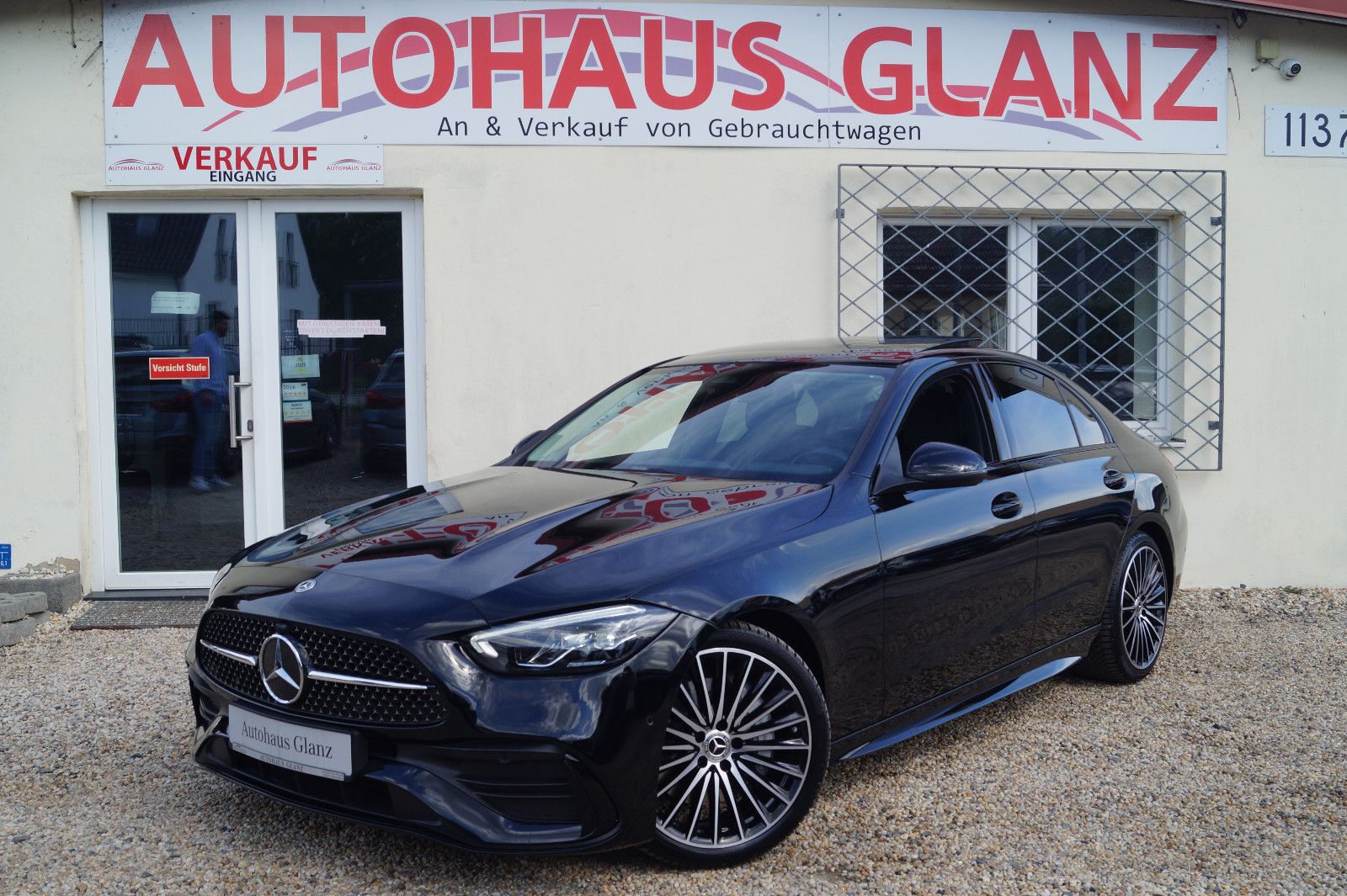 MERCEDES-BENZ C 180 Limousine AMG PAKET 1.Hand*42000km*Panoram
