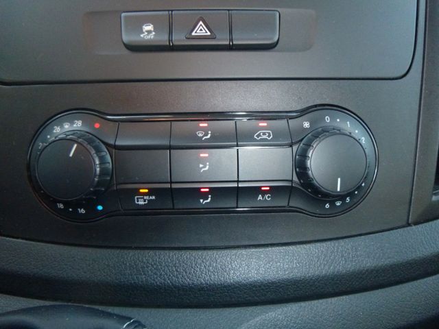 Fahrzeugabbildung Mercedes-Benz Vito Kasten 114 CDI >Klima /NAVI/3-Sitze