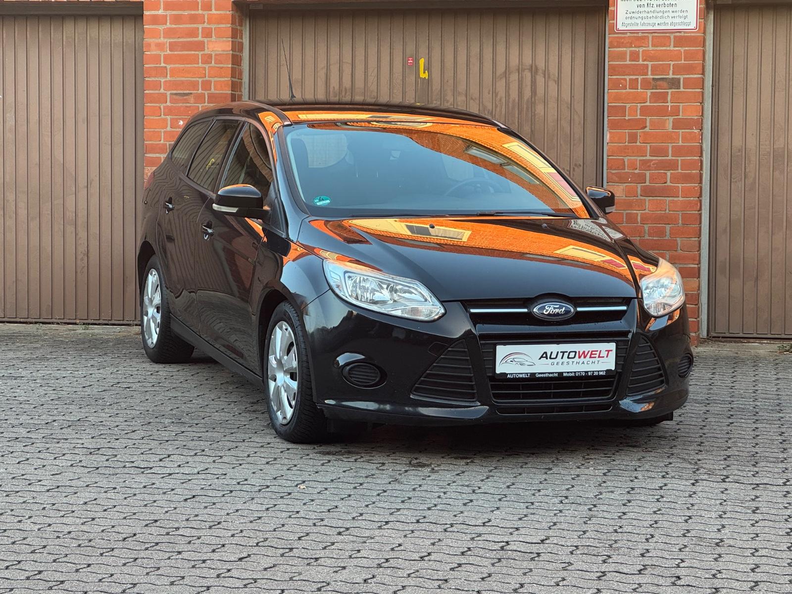 Ford Focus 2012 — photo 19