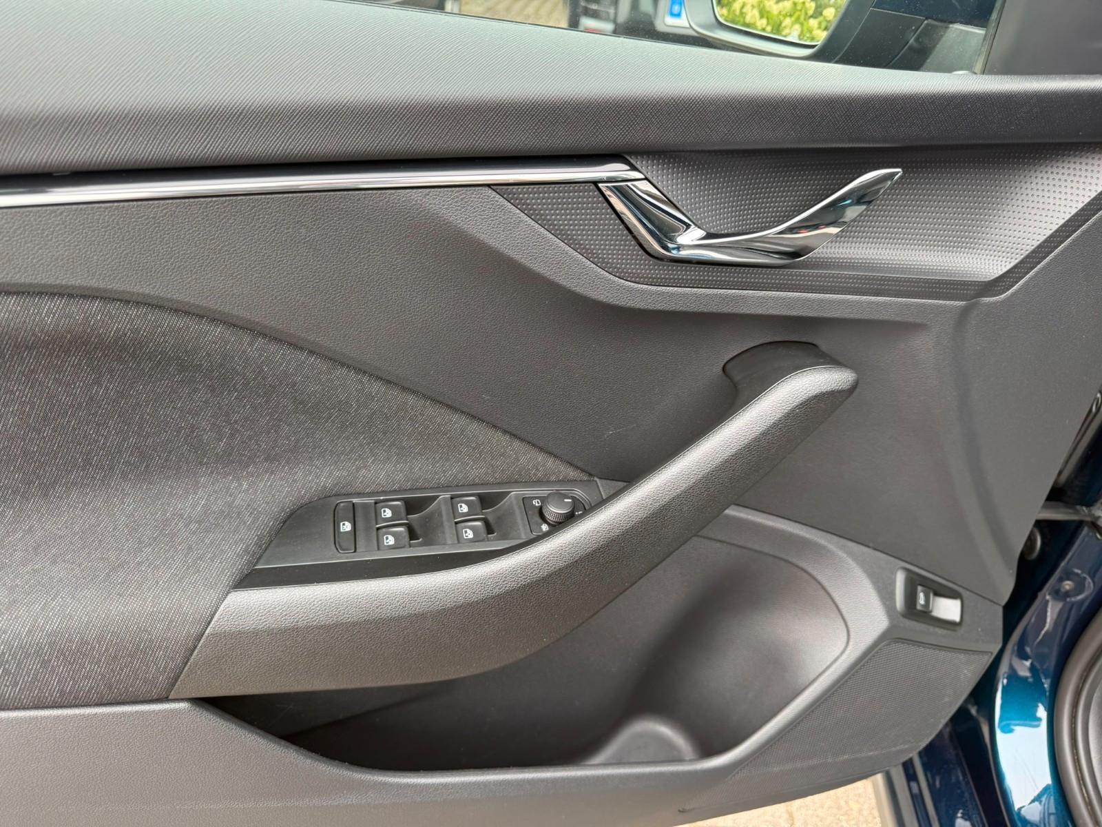 Skoda Kamiq Style VIRTUAL KLIMA ALU PDC KAMERA AHK FSE, миниатюра 9