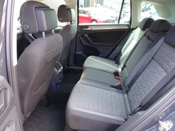 Volkswagen Tiguan - 12