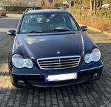 Mercedes-Benz 220 - blaue Mercedes-Benz 220