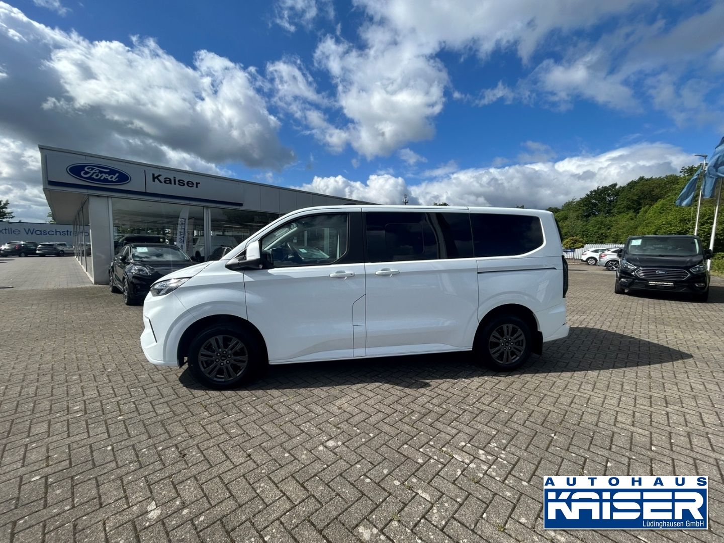 Ford Tourneo Custom L1 Titanium 9sitzer El. AHK Leder foto 2