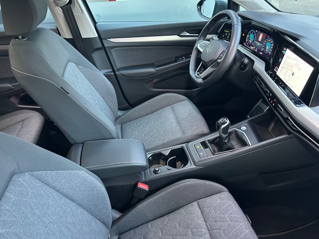 Fahrzeugabbildung Volkswagen Golf 2.0 TDI Move+CarPlay+LED+Navi+AllW.LM+SHZ+