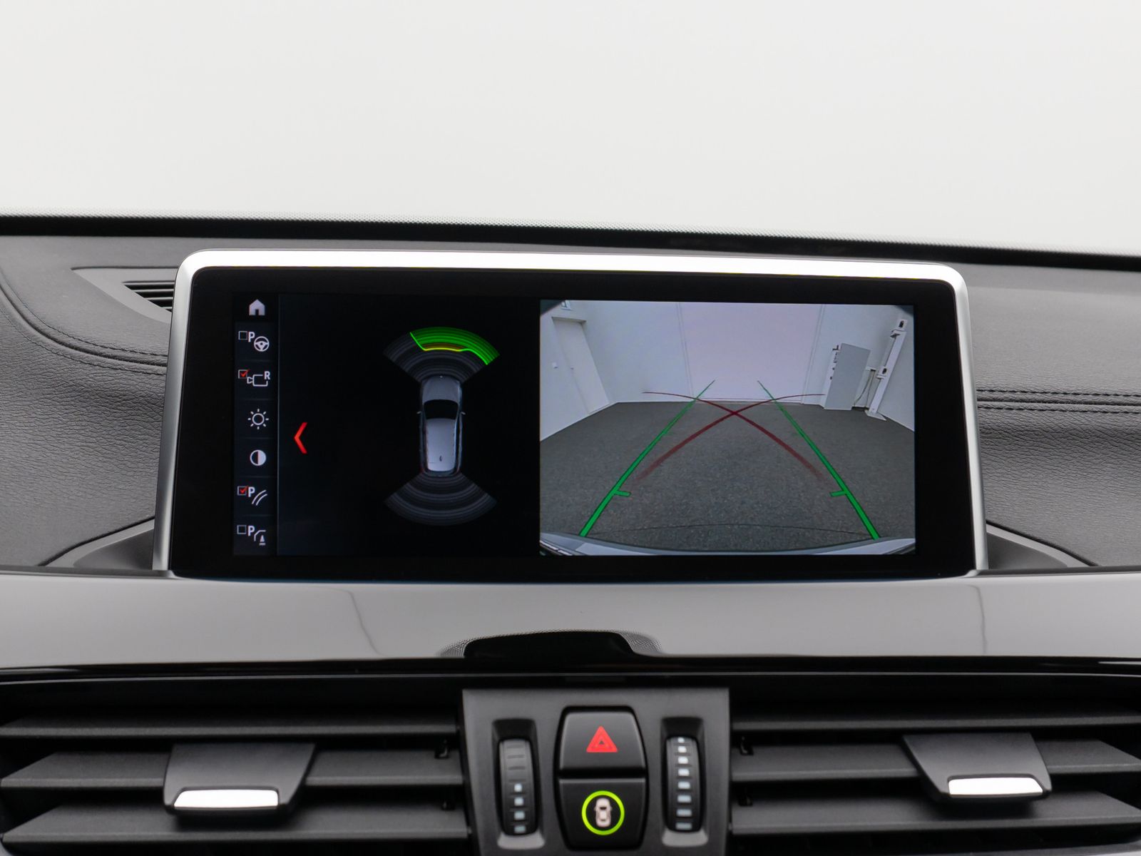 Fahrzeugabbildung BMW X1 sD18i xLine Kamera DAB HiFi DrivAssist Sport