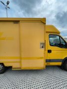 Iveco Großraumkasten mit vielen Teilen