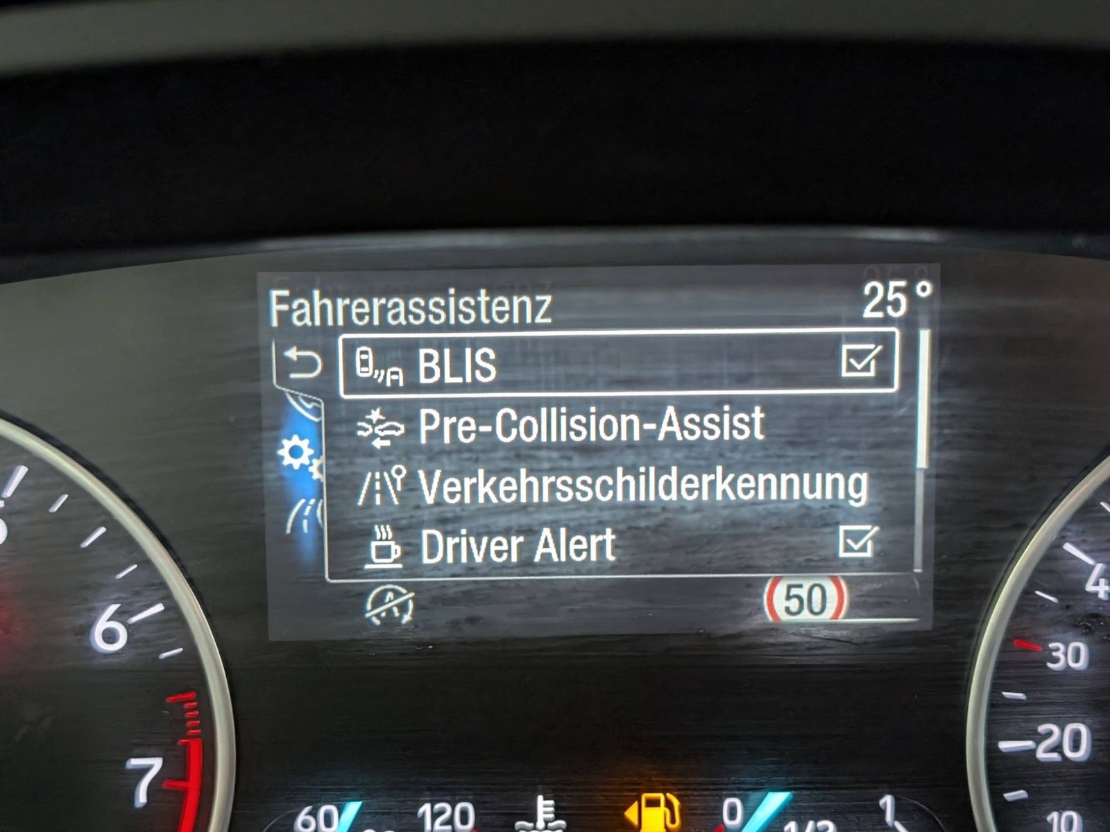 FORD EcoSport 1.0 EcoBoost Titanium Navi B&O – Bild 27