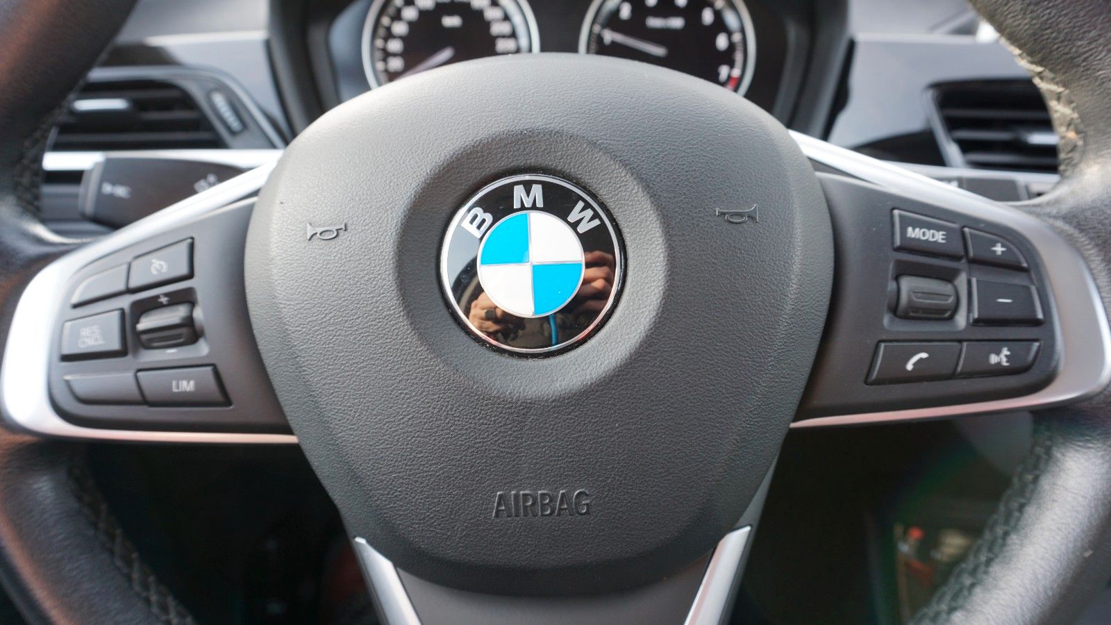 Fahrzeugabbildung BMW X1 sDrive 18i Sport Line, Kamera, PDC, Panorama