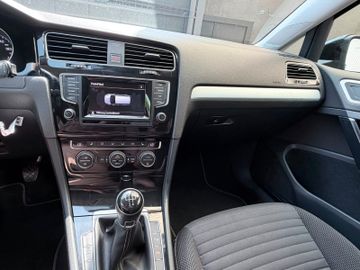 Volkswagen Golf - 12