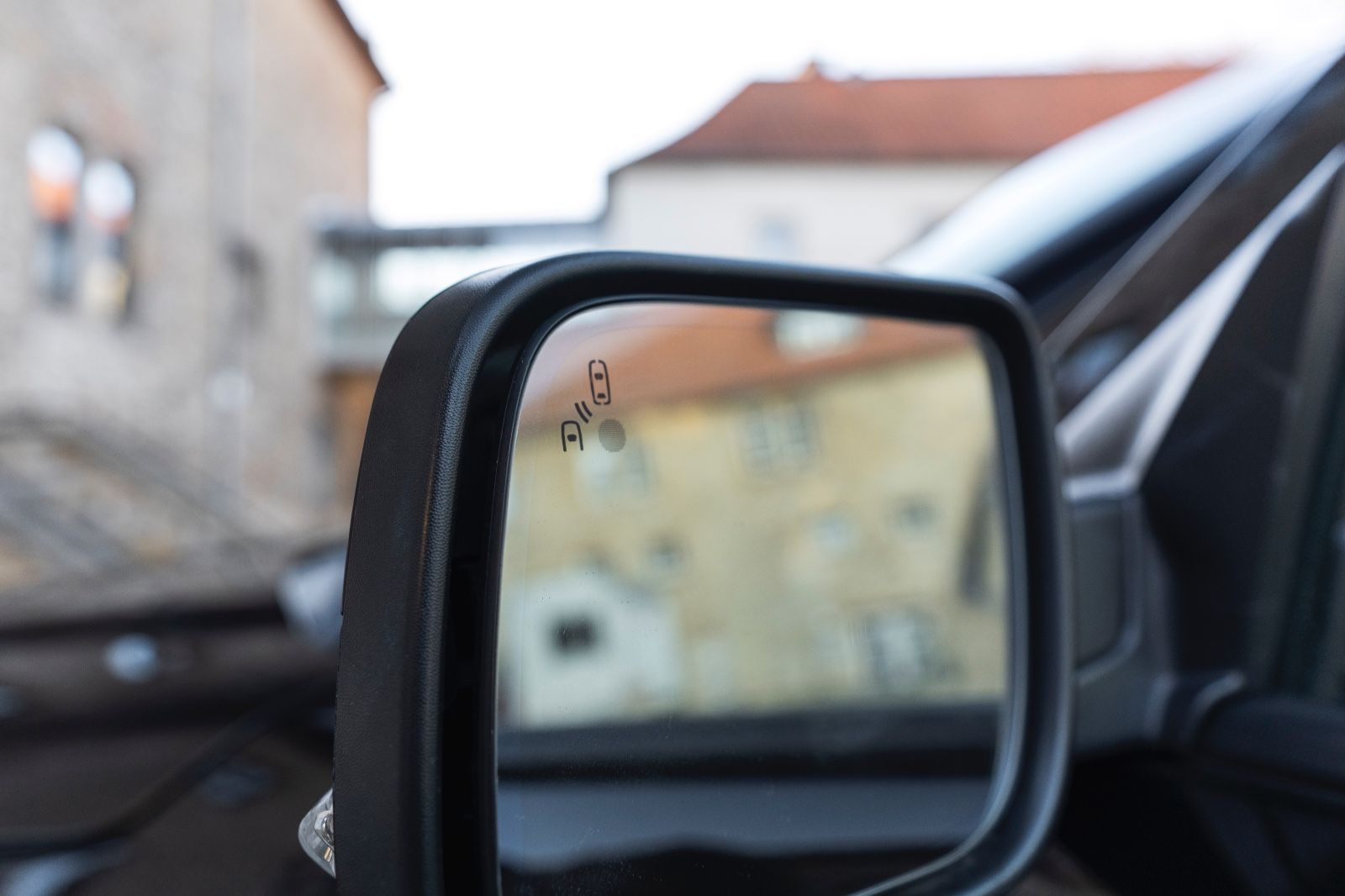 Fahrzeugabbildung Ford Explorer 3.5L SPORT 4X4 KAM TOTW M+S SZH/SZK