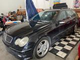 Mercedes-Benz C32 AMG T- Modell - Mercedes-Benz C 32 AMG aus 2003
