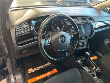 MYAUTOCENTER – Gebraucht- und Jahreswagen mit Werkstattservice in Pfaffenhofen Volkswagen Touran *7.SITZER*STANDHZ*MASSAGE*AHK*KEYLESS*