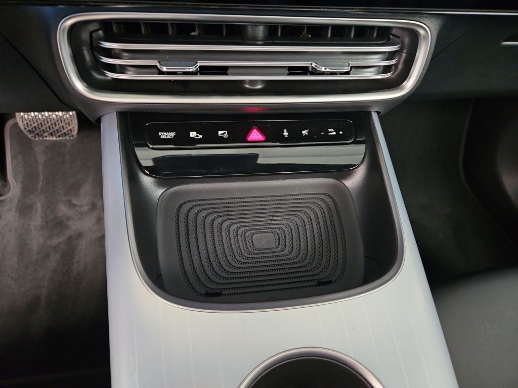 Fahrzeugabbildung Mercedes-Benz GLB 200 NIGHT MULTI AHK 360GRAD MASSAGE WINTER