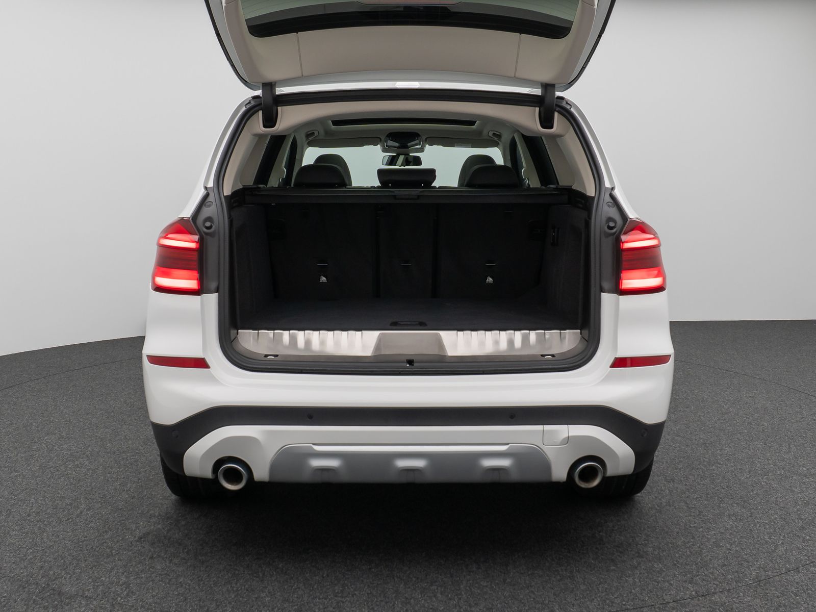 Fahrzeugabbildung BMW X3 xD30e xLine Panorama 360°HUD DAB HiFi Komfort