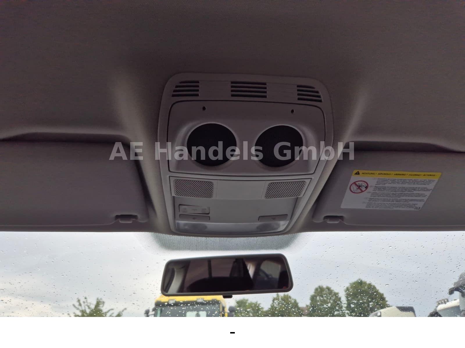 Volkswagen Passat 2012 — photo 24