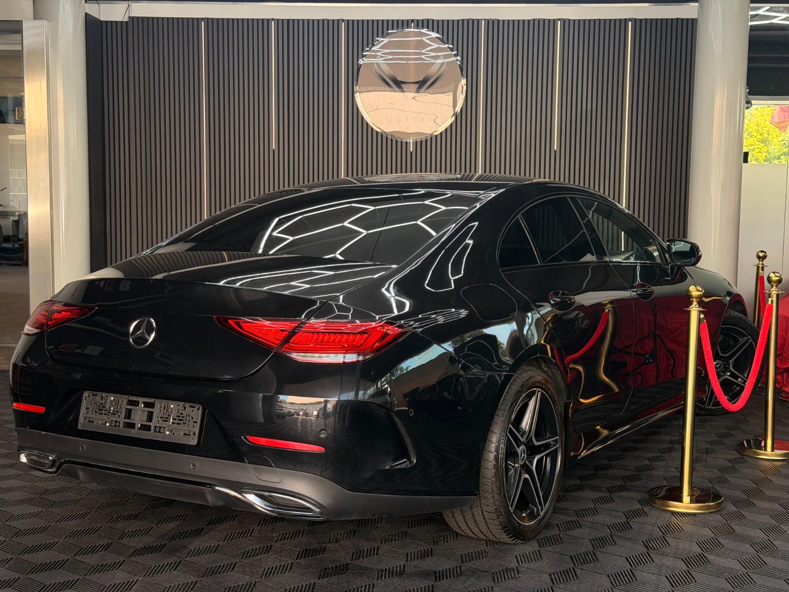 Mercedes-Benz CLS 300 d AMG S.DACH NIGHT WIDE LED SHZ AMBIENTE