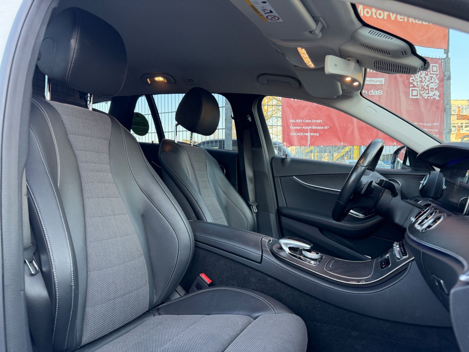 Fahrzeugabbildung Mercedes-Benz E 220 4Matic*MULTIBEAM*360°KAMERA*WIDESCREEN*PDC