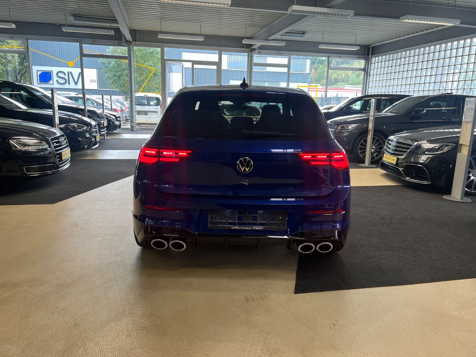 Fahrzeugabbildung Volkswagen Golf VIII Lim. R 4Motion *LAPIZ BLUE*KAMERA*IQ*