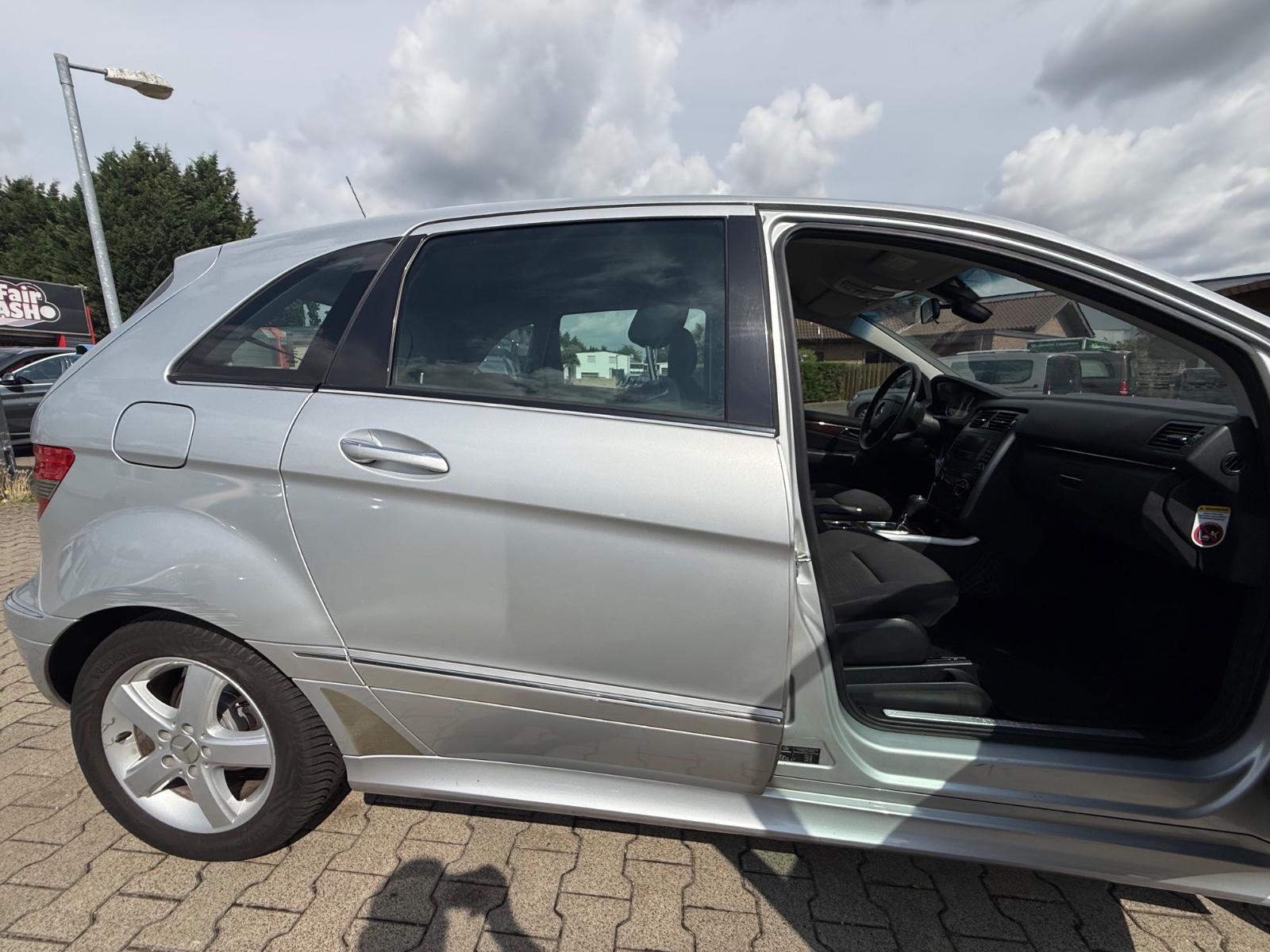 Mercedes-Benz B170 2005 — photo 12