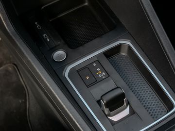 Ford Tourneo Connect 2.0 Titanium Stauassistent Navi