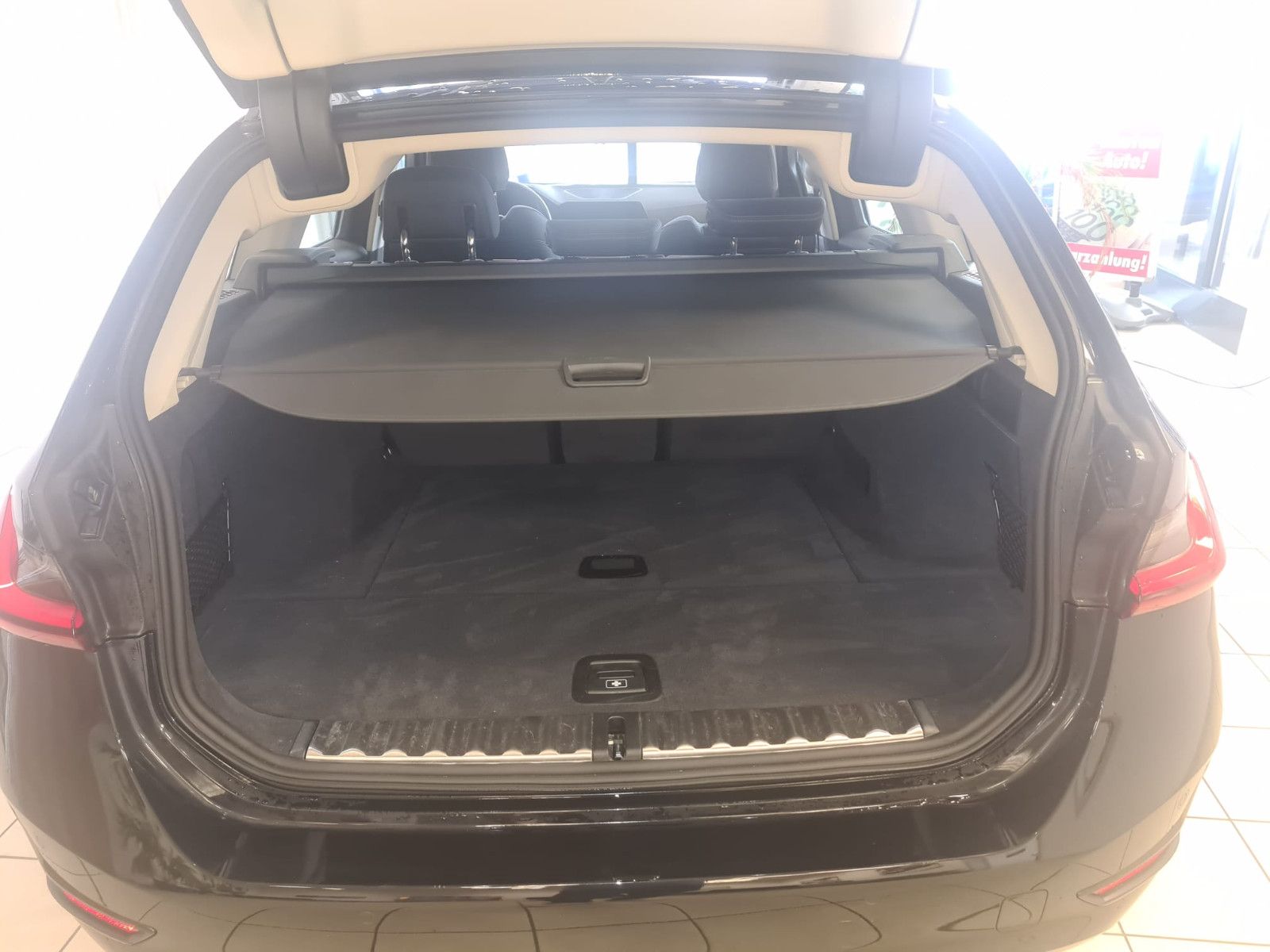 Fahrzeugabbildung BMW 320 Touring 320 d xDrive / LED / NAVI / DIGITAL