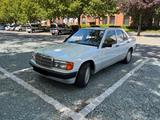Mercedes-Benz 190E 1,8 Automatik  - Mercedes-Benz 190 mit Benzin-Antrieb: Automatik
