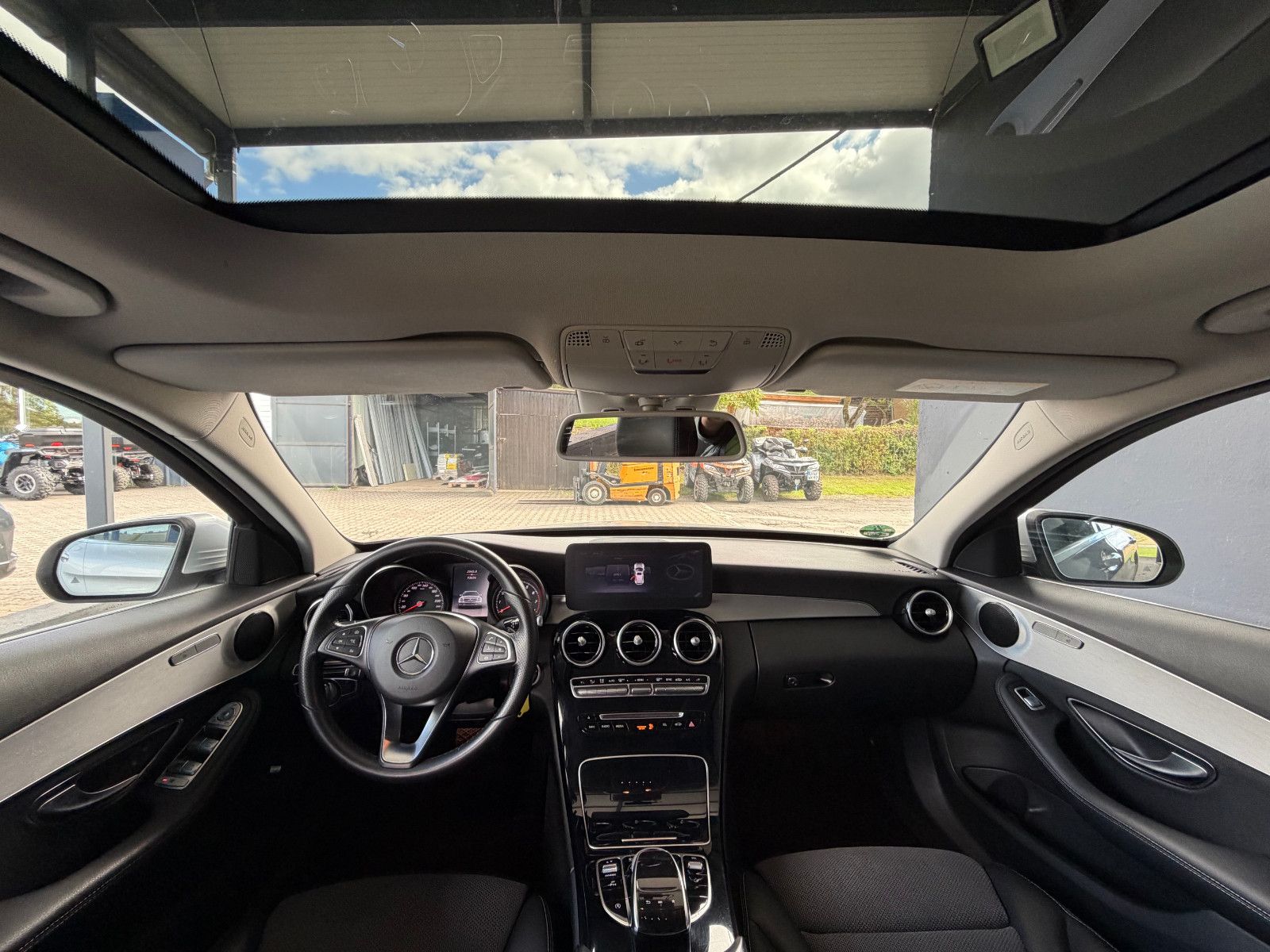 Mercedes-Benz C 200 T-Modell 4Matic Avantgarde — Bild 14