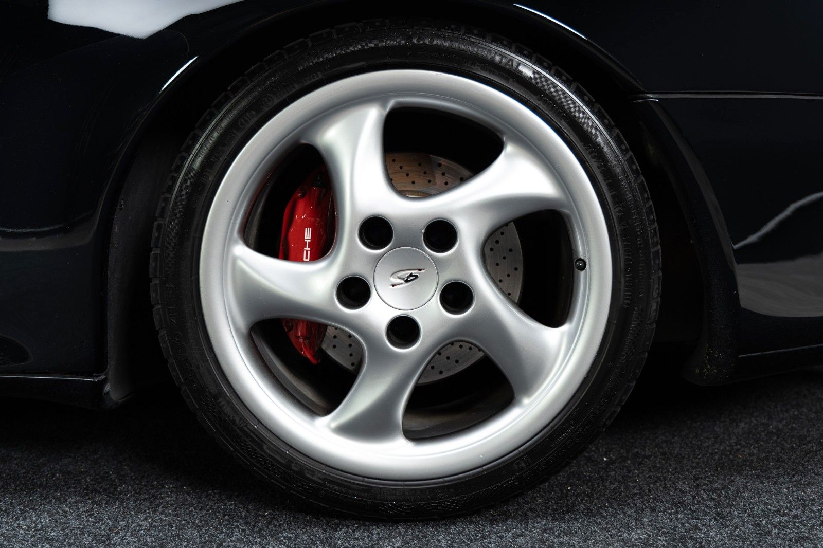 Fahrzeugabbildung Porsche 993 Carrera 4S + Bilstein + RS Sitze + Käfig