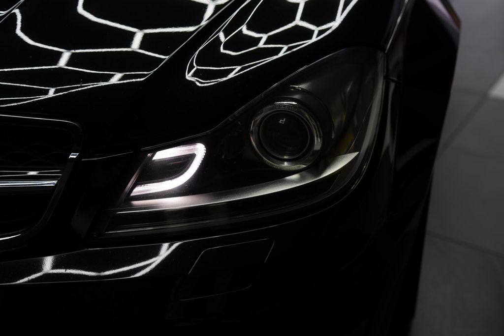 MERCEDES-BENZ C 63 AMG Coupe*H&K*PANO*LEDER*LED*MEMORY*DISTRON MERCEDES-BENZ C 63 AMG Coupe*H&K*PANO*LEDER*LED*MEMORY*DISTRON