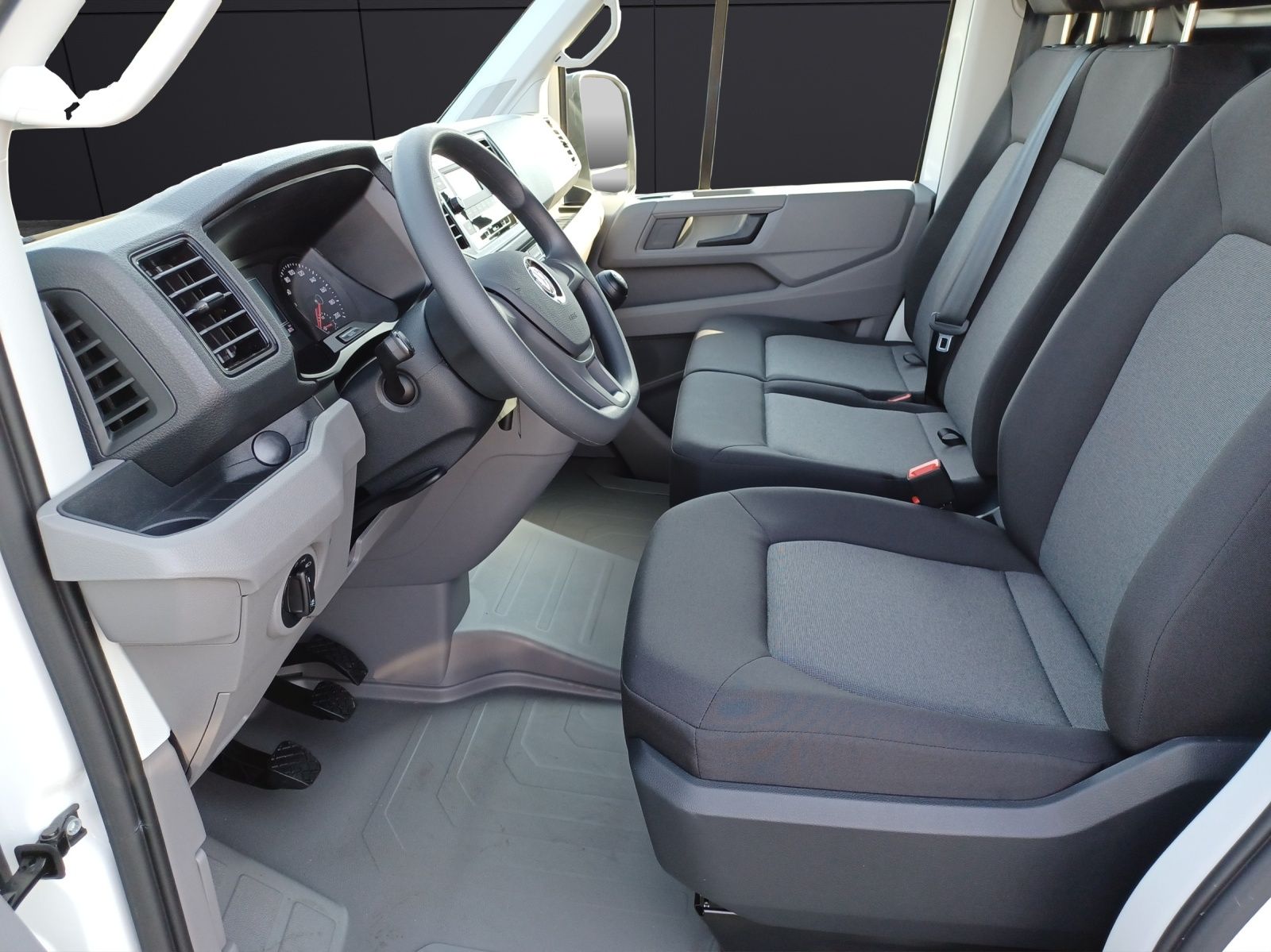 Fahrzeugabbildung Volkswagen Crafter Kasten 35 TDI MR KLIMA AHK RADIO HOLZFUS