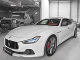 Maserati Ghibli 3.0 V6 S  Q4 Automatik/ Xénon/Camera/Carb - Maserati Ghibli: Automatik