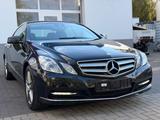 Mercedes-Benz E 250 E Coupe E 250 CGI BlueEfficiency - Mercedes-Benz E 250: Coupe