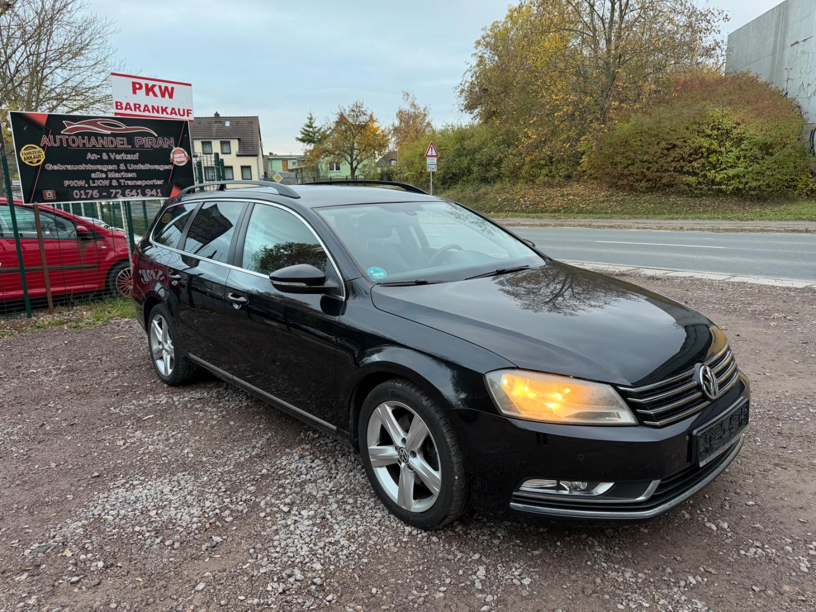 Volkswagen Passat 2012 — rear view