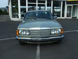 Mercedes-Benz 230 CE - Mercedes-Benz 230 mit Benzin-Antrieb: Coupé, Automatik, Ce