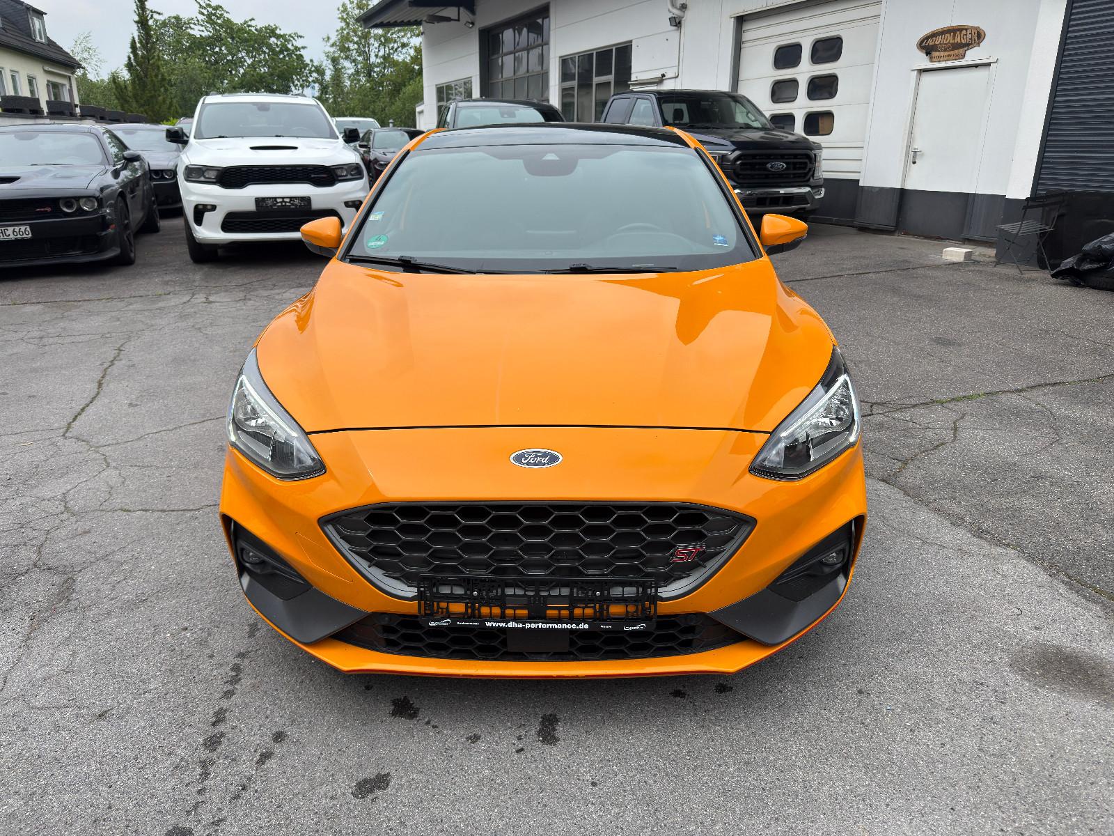 Ford FOCUS ST 280PS RECARO*PANO*B&O*PANO*NAVI*LED*