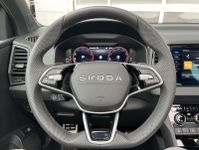 SKODA Karoq 1.5 TSI DSG Sportline PANO KAM AHK 4JGAR bei Autohaus Landmann & Maier OHG